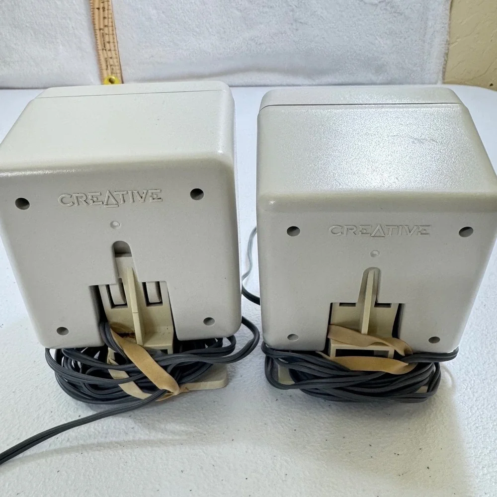 Cambridge Soundworks‎ Desktop Computer Speakers Beige Cables OLDSTOCK FLAW